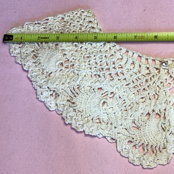 FINAL SALE PRICE 5 Pc Vintage Crocheted Doily Set - Picture 4 of 12